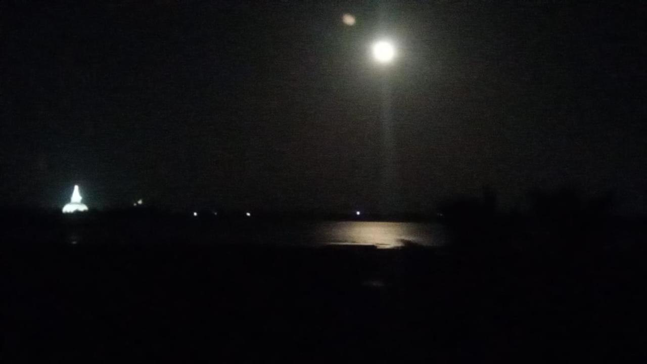 אנוראדפורה Lake Edge Resort מראה חיצוני תמונה