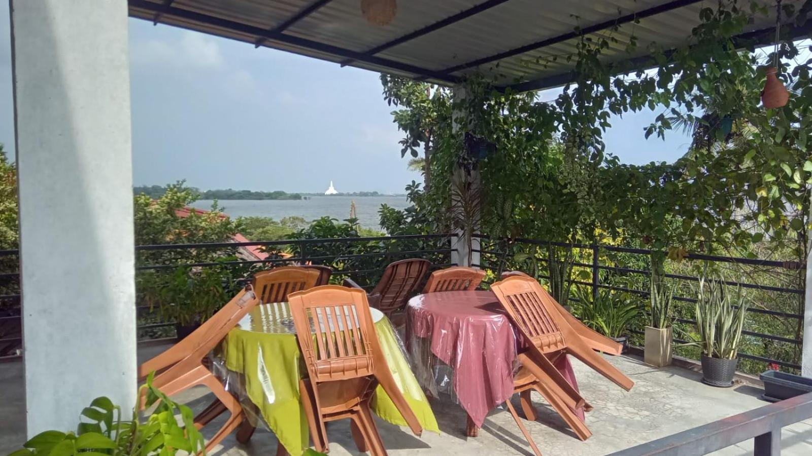 אנוראדפורה Lake Edge Resort מראה חיצוני תמונה