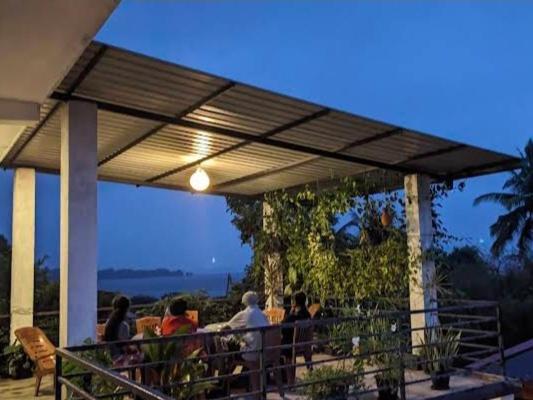 אנוראדפורה Lake Edge Resort מראה חיצוני תמונה